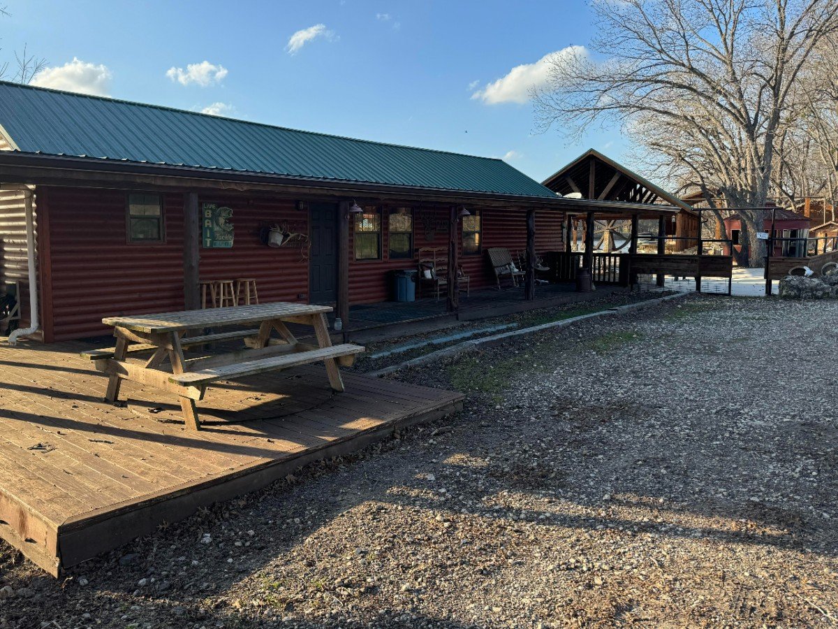 Cabins, Bunk Houses - Image 17