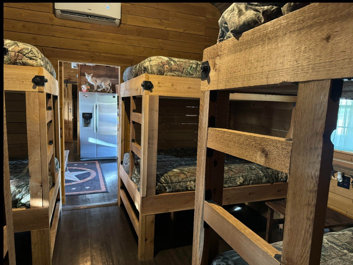 Cabins, Bunk Houses - Image 19